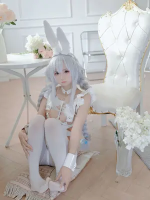 Bạn có thích Ali - Azur Blue Route Rabbit độc ác