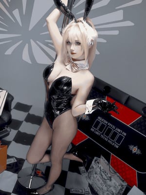 Mười chú thỏ sang trọng Ogiju-Luffy buồn (NIKKE)