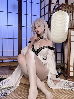 Tù Nhân Của Saron - Azur Lane White Phoenix