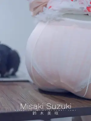 铃木美咲 (Misaki Suzuki) - 完全M男的下仆生活——羞耻！在咖啡厅里